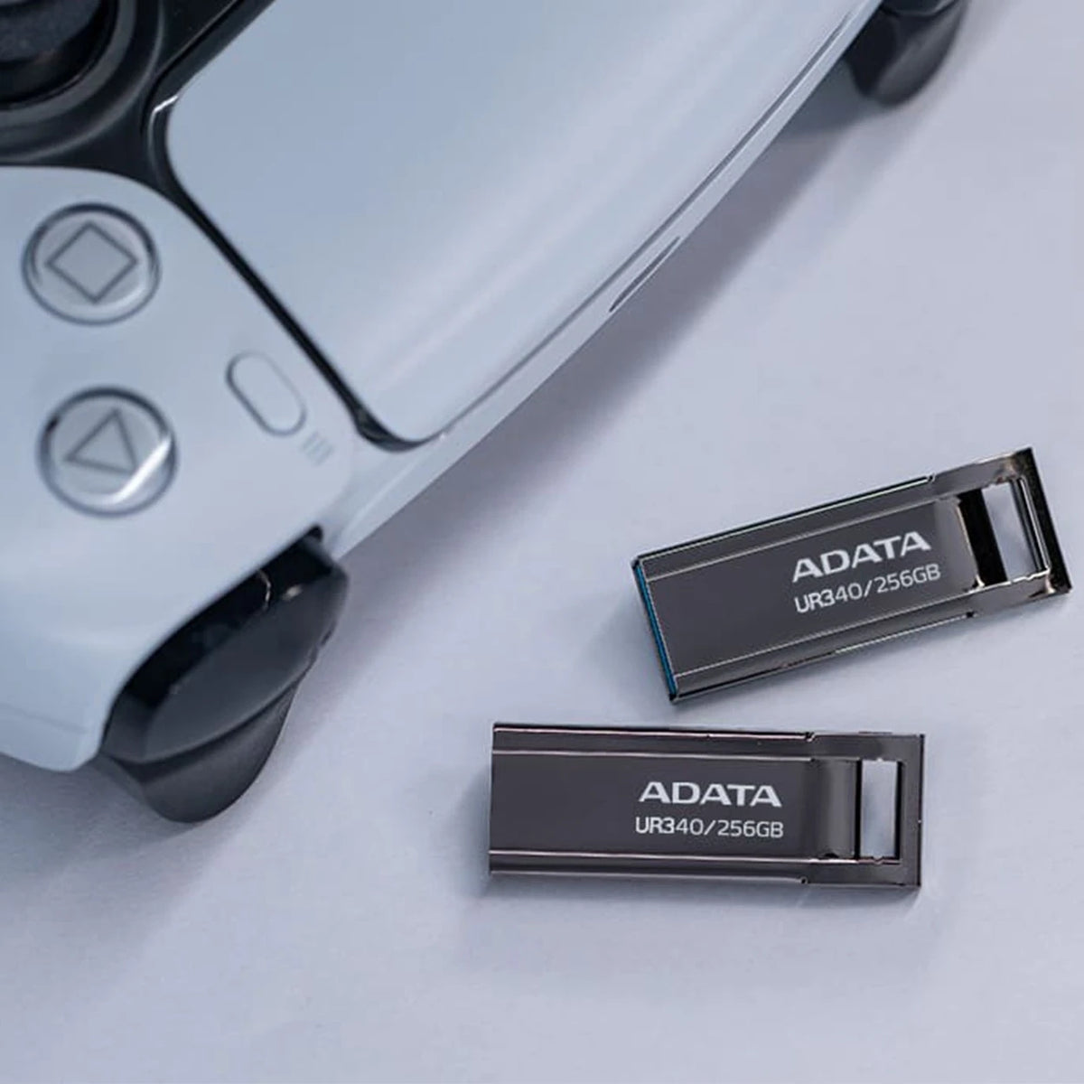 Adata USB Flash Drive UR340 (2)